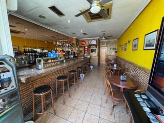 Local Comercial  Salinero. Se vende bar en funcionamiento  58 m2  excelente ubicación frent