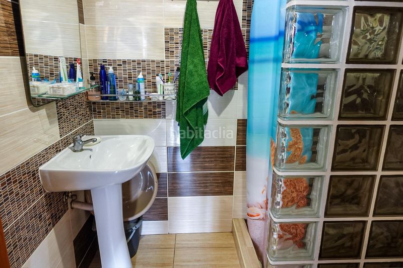 Foto 0657ff0f-3b6b-40ce-b302-5a5bb0a6a8b1. Casa aparellada amb aparcament a Punta Prima Torrevieja