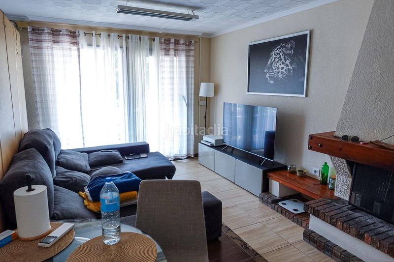 Foto 118e6bec-6391-4a88-a389-452b6f490700. Casa aparellada amb aparcament a Punta Prima Torrevieja