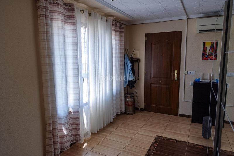 Foto 2614db89-7b30-4f2e-b0e3-3ae388a8adef. Casa aparellada amb aparcament a Punta Prima Torrevieja