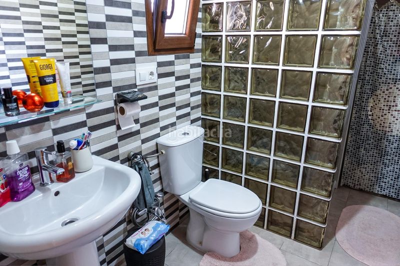 Foto 5241d090-d9f8-4c0e-96c9-8482c50a81dc. Casa aparellada amb aparcament a Punta Prima Torrevieja