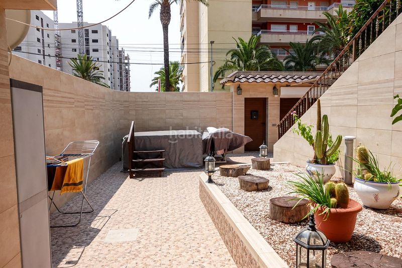 Foto abf3503f-7703-4384-94cf-b9196f2be128. Casa aparellada amb aparcament a Punta Prima Torrevieja