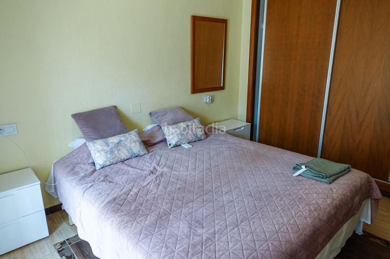 Foto edb19477-95bc-44e7-b79b-903b8af2740b. Casa aparellada amb aparcament a Punta Prima Torrevieja