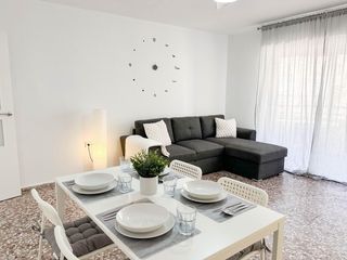 Rent Flat  Calle virgen de la paloma. Alquiler de temporada en segunda linea de mar