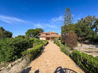 Xalet a Callosa de Segura. Exclusivo chalet independiente con piscina privada y gran parcel