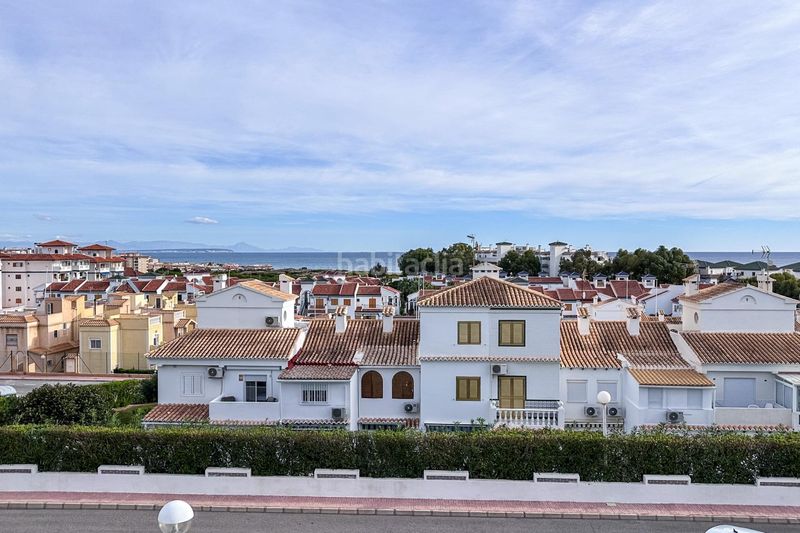 Foto d01f1e80-11b4-466f-939c-694ee1d47278. Casa adossada amb piscina a Torreblanca Torrevieja