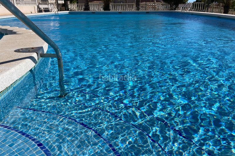 Foto 8710ff3a-f0e9-404f-ac3f-530f47eefe4e. Casa aparellada amb aparcament piscina a Aguas Nuevas Torrevieja