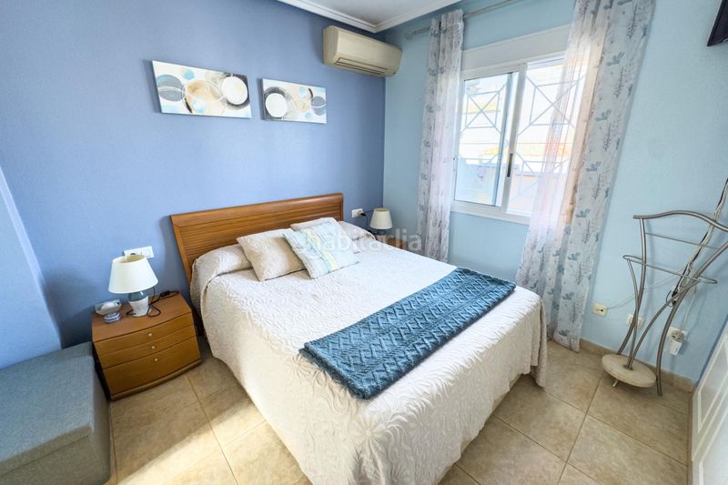 Foto a6eb5b11-5c0f-4cb1-b368-b2a79c84a4c9. Casa aparellada amb aparcament piscina a Aguas Nuevas Torrevieja