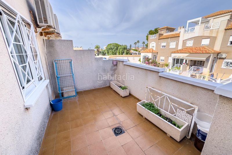Foto b4b0d54d-444e-49ab-97ee-47c80b4ebd8e. Casa aparellada amb aparcament piscina a Aguas Nuevas Torrevieja