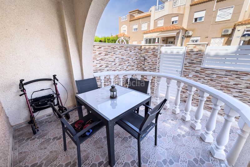 Foto cc1f0527-0586-4a2d-aab6-35db82df371f. Casa aparellada amb aparcament piscina a Aguas Nuevas Torrevieja