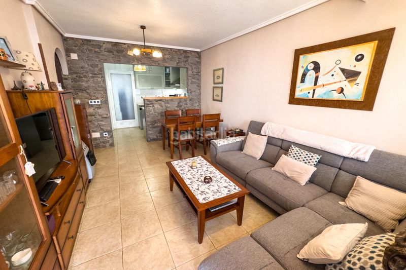 Foto f47b00a6-4207-4d65-85fa-41ead88dd583. Casa aparellada amb aparcament piscina a Aguas Nuevas Torrevieja