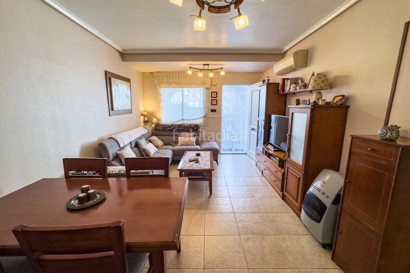 Foto f7bc36c3-f23a-4dbf-a64f-165394da0688. Casa aparellada amb aparcament piscina a Aguas Nuevas Torrevieja