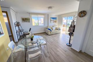 Pis  Calle paquita villanueva. Luminoso y acogedor piso en venta en la zona de nueva torrevieja