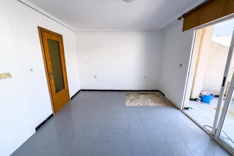 Foto c5f94020-dcbf-4c79-865b-6f41a7322fc7. Ático  para reformar en calle la loma en Avenida Habaneras - Curva de Palangre Torrevieja