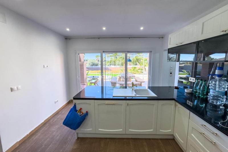 Foto 009f787f-a8ef-47a5-ba0b-46e550cc3d9b. Chalet with parking pool in Benijófar