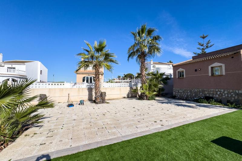 Foto 31b1d74e-a27a-4ba3-9831-a63ead31bdde. Chalet with parking pool in Benijófar