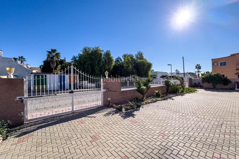 Foto aebbcac1-fc1e-4dcf-b6ca-603d1f68e0f3. Chalet with parking pool in Benijófar