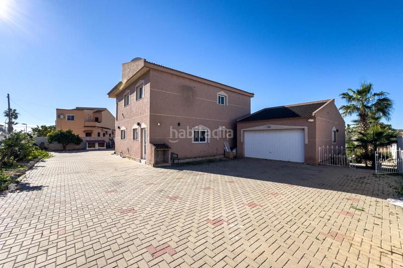 Foto c93a7bda-8f95-4781-a24d-26676dca206d. Chalet with parking pool in Benijófar