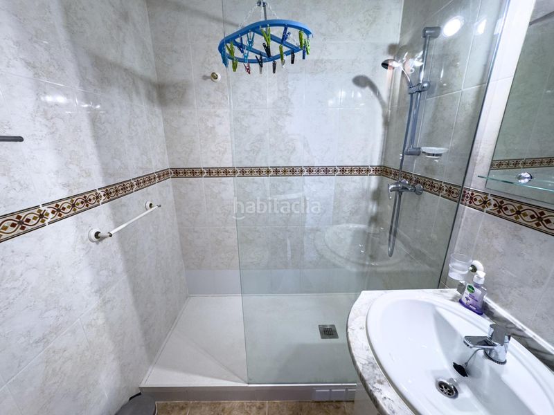 Foto 0e08e175-7bf3-4f31-a0e9-123f23b4362e. Casa adossada amb piscina a Avenida Habaneras - Curva de Palangre Torrevieja