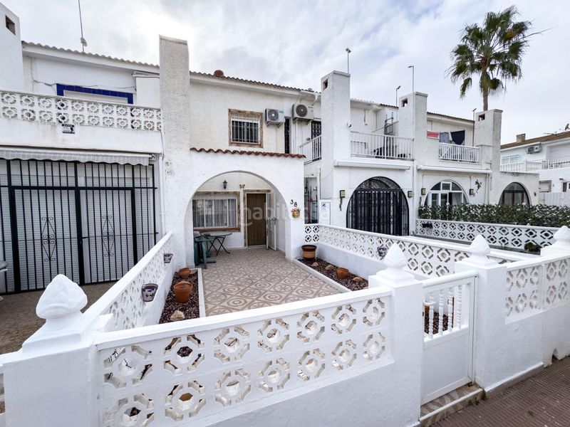 Foto 62387aae-60bb-427c-9081-b3f5b76f9211. Casa adossada amb piscina a Avenida Habaneras - Curva de Palangre Torrevieja