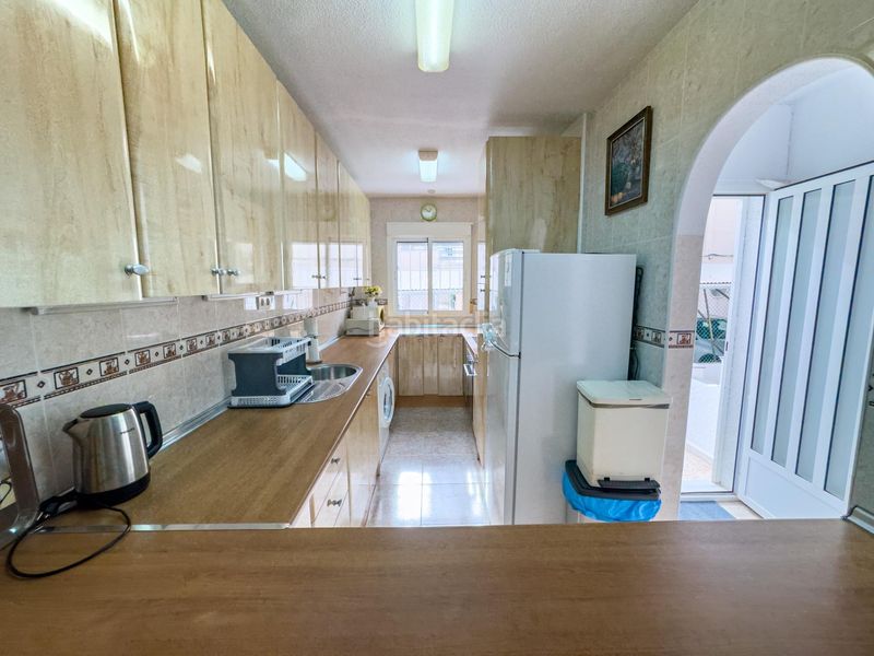 Foto 7077df00-8715-4f08-b07c-b6960346469d. Casa adossada amb piscina a Avenida Habaneras - Curva de Palangre Torrevieja