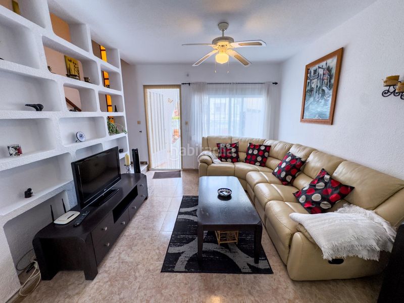 Foto d3a92c36-4bdc-4a21-b3a3-251757b51e2d. Casa adossada amb piscina a Avenida Habaneras - Curva de Palangre Torrevieja