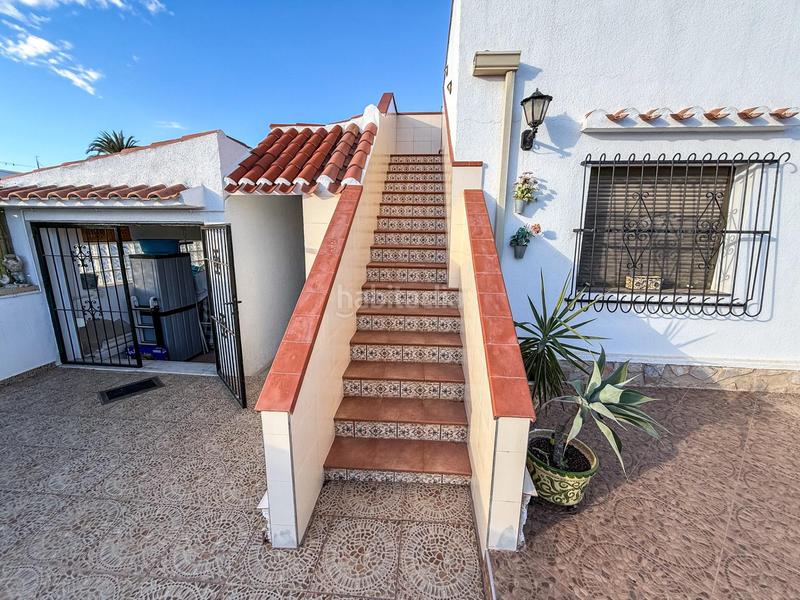 Foto b9c2a927-b2b0-4e8c-9324-d0ab1541d7e6. Casa bifamiliare con parcheggio piscina in Zona Carrefour - Urbanizaciones Torrevieja