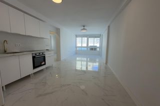 Pis  Calle apolo. Piso completamente reformado  3 habitaciones, y vistas parciales