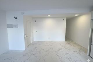 Etagenwohnung  Calle apolo. Piso completamente reformado  3 habitaciones, y vistas parciales