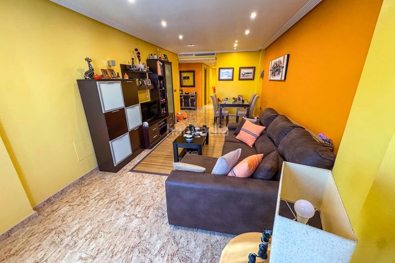 Foto 0bdab772-b2a0-4d23-906d-083c3ba960b3. Pis a Centro - Muelle Pesquero Torrevieja