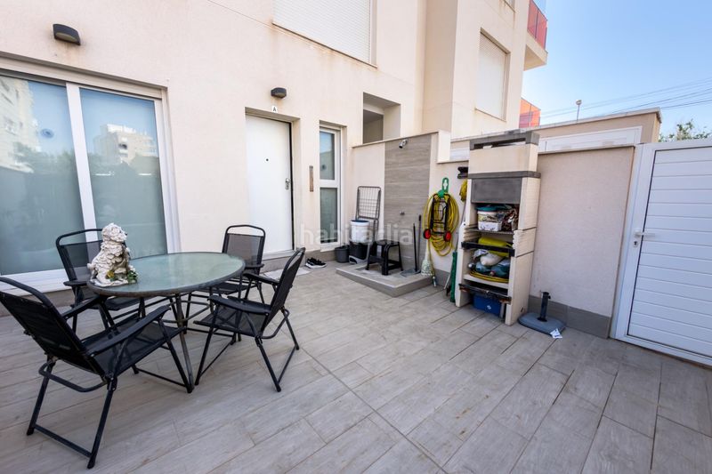 Foto 0b6909f2-f08b-40f9-b768-f5abbc84fc00. Planta baixa amb calefacció aparcament piscina a Torrevieja