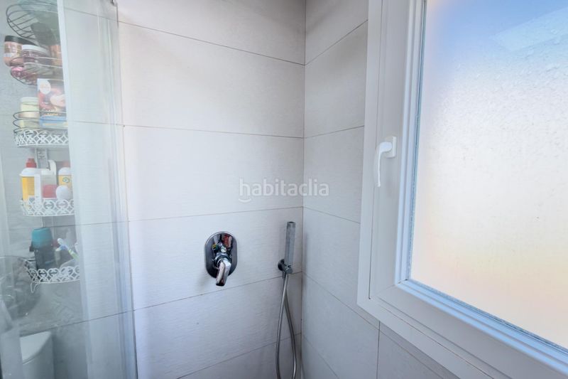 Foto 1b322f7e-4e92-4b8f-91ff-1c4cbe538c47. Planta baixa amb calefacció aparcament piscina a Torrevieja