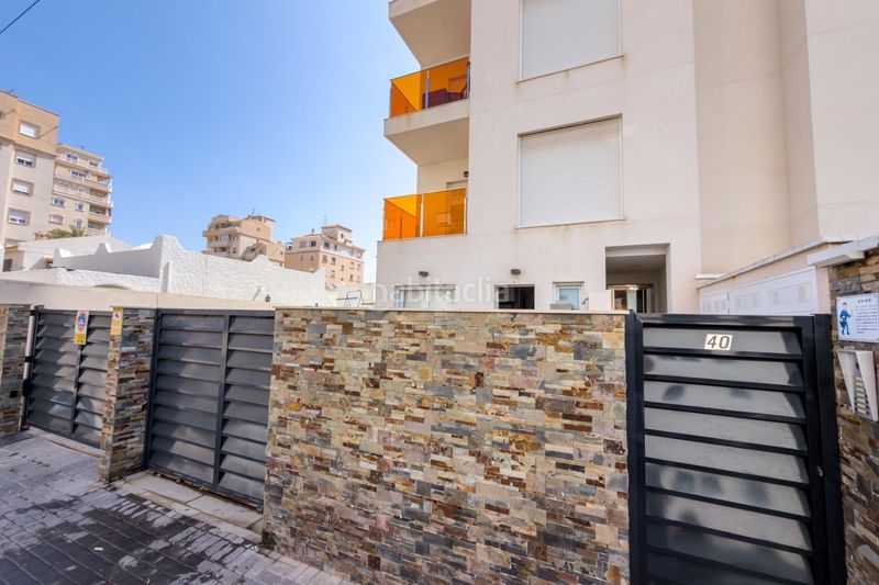 Foto 58caaa7f-8b9f-4ab2-a9a2-d3d2eb965cb9. Planta baixa amb calefacció aparcament piscina a Torrevieja