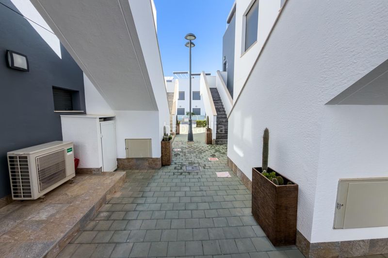 Foto e8d2c9ba-8f01-4ba2-b21f-3c5f3d8dd5c5. Casa amb aparcament piscina a Pilar de la Horadada ciudad Pilar de la Horadada