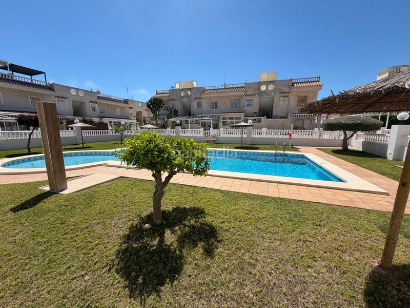 Foto 2a3bcf69-d791-46ab-80fb-13d81e4fafd9. Casa amb piscina a Aguas Nuevas Torrevieja