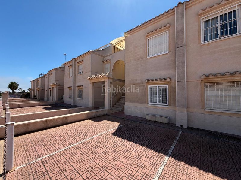 Foto 4a513d21-0418-4722-a387-bfc7d7df8976. Casa amb piscina a Aguas Nuevas Torrevieja