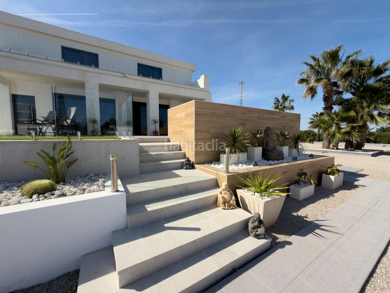 Foto 2f8da345-68cd-42b8-bce9-fca27265074e. Xalet amb aparcament a Montesinos (Los)