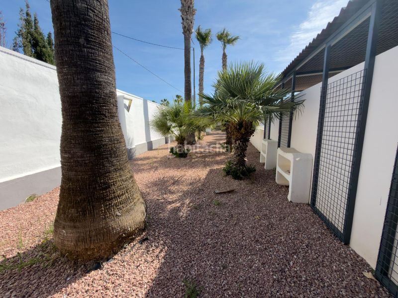 Foto cbd08292-de4e-4454-898b-582434e25749. Xalet amb aparcament a Montesinos (Los)