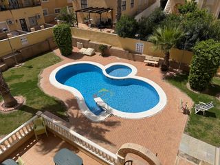 Flat  O-1 filipinas. Piso en venta en las filipinas con garaje y piscina