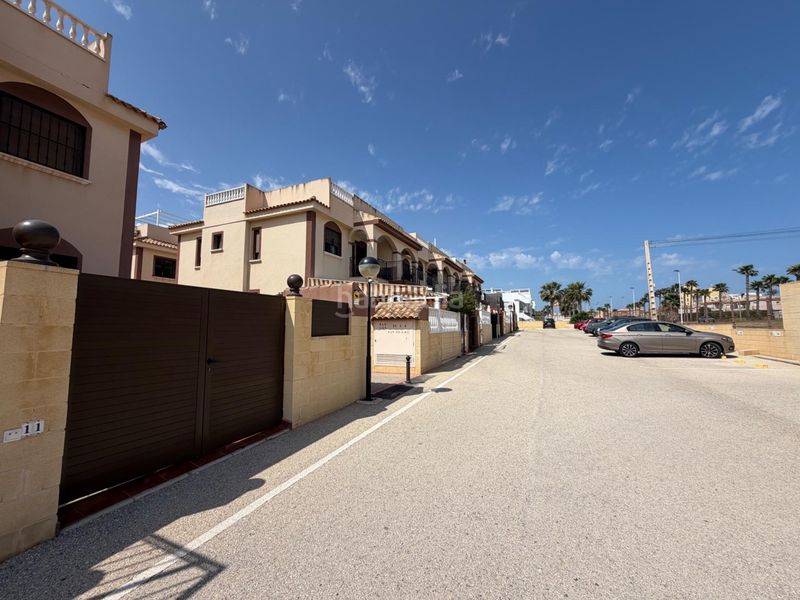 Foto f9cf51d8-490c-4ed1-9c28-1f3f04bedeef. Casa amb aparcament piscina a Parque Acuático - Sector 25 Torrevieja