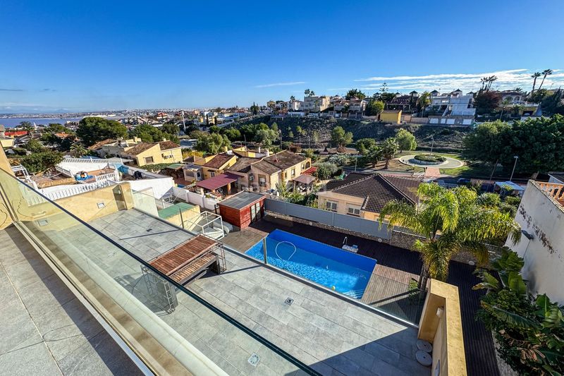 Foto 636d103d-9c98-4646-b046-d3c90da8dcae. Xalet amb calefacció aparcament piscina a Los Balcones-Los Altos Torrevieja