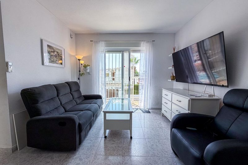 Foto e0c25ca1-967b-4eb4-99c2-ef67b0d59966. Casa amb calefacció piscina a Zona Carrefour - Urbanizaciones Torrevieja
