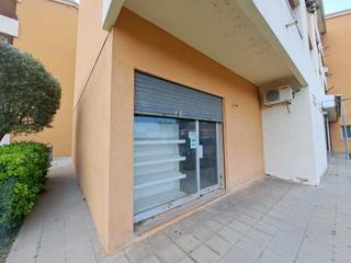 Local Comercial a Carretera riells 20. Local en venda a breda