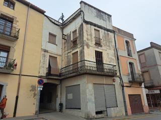 Edifici a Carrer del prat 20. Edifici cèntric en venda a breda