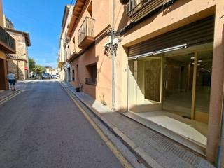 Location Local commercial à Carrer nou 9. Local cèntric i gran a breda