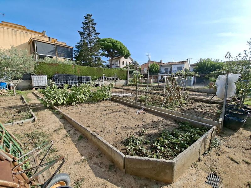 Foto a64a0f4f-3dc8-4e86-a632-0e5fe1add036. Terrain résidentiel dans cami josep aragay 3 dans Breda