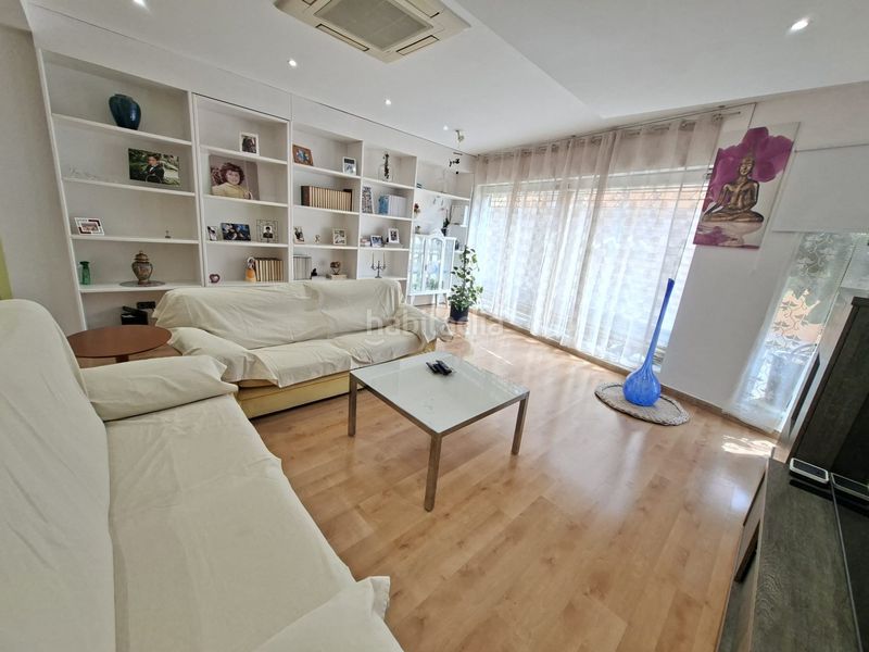 Foto 0cf49856-10a5-473a-b815-fb34ff317f9e. Casa adossada amb xemeneia calefacció a Breda