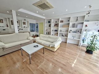 Reihenhaus in Breda. Gran casa cèntrica a breda