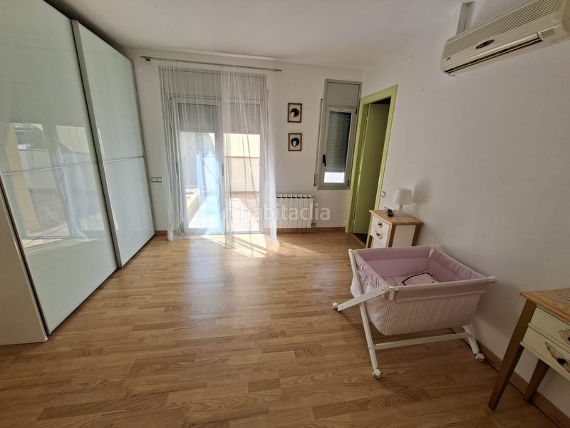 Foto a09dffb3-1027-418a-8bb0-7865938cbaf1. Casa adossada amb xemeneia calefacció a Breda