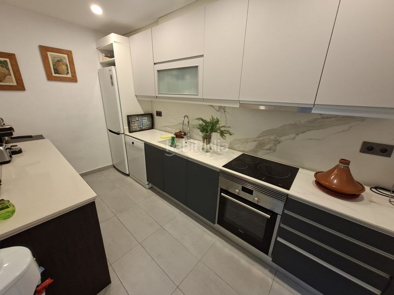 Foto dfeb3d59-eb9c-4f02-a022-b7a01e886305. Casa adossada amb xemeneia calefacció a Breda